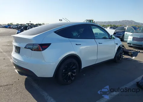 2022 Tesla Model Y Long Range Dual Motor All-Wheel Drive из США, поврежденный, VIN 7SAYGDEE8NA017647